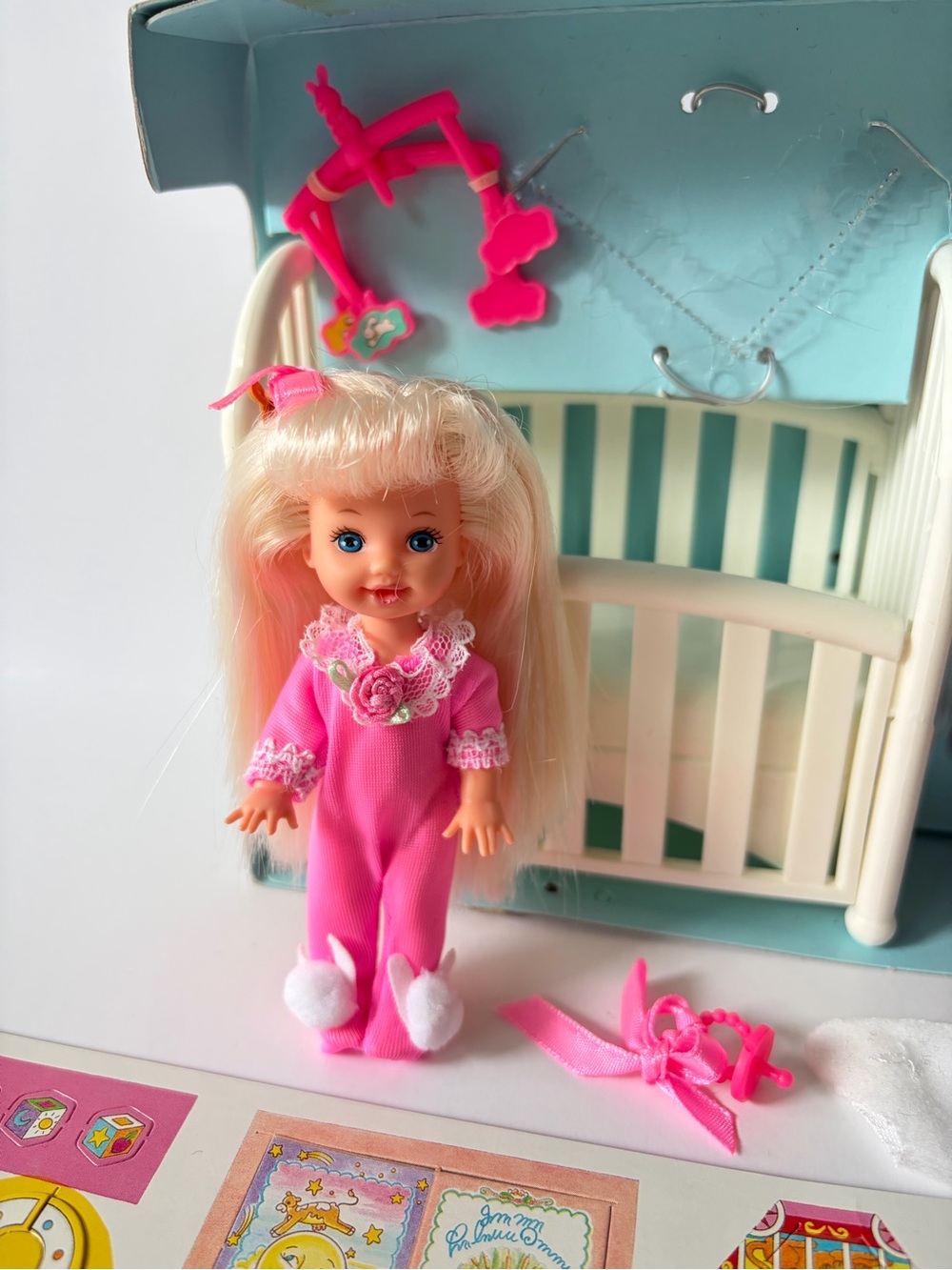 1994 Kelly New Baby Sister of Barbie doll set - Picture 2 of 11